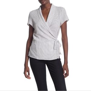 Adrianna Papell wrap top size L